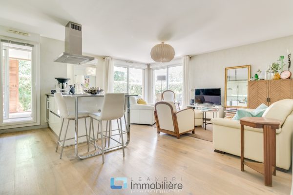 T4 STANDING MONTOLIVET – Image 2